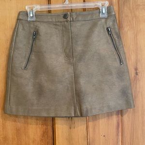 Faux leather short skirt